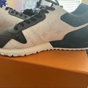 Mens Louis Vuitton size 11.5 worn once (Retail $1300)